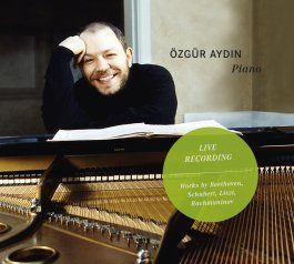 Özgür Aydin – Piano